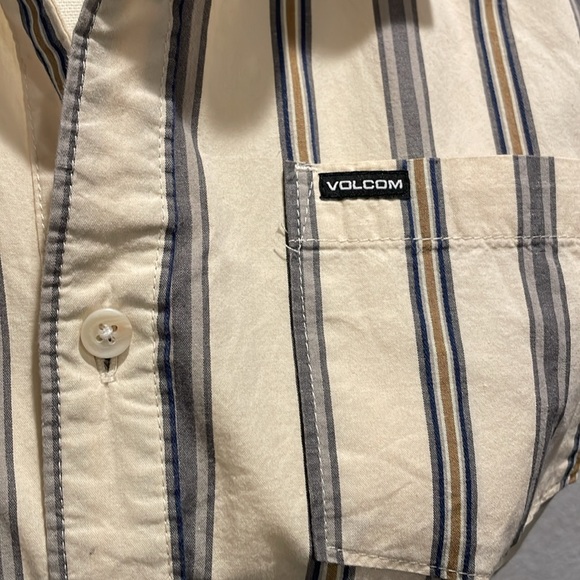 Volcom cotton button down in tan with vertical stripes. Size Youth 12Y /EU L. - Picture 2 of 10